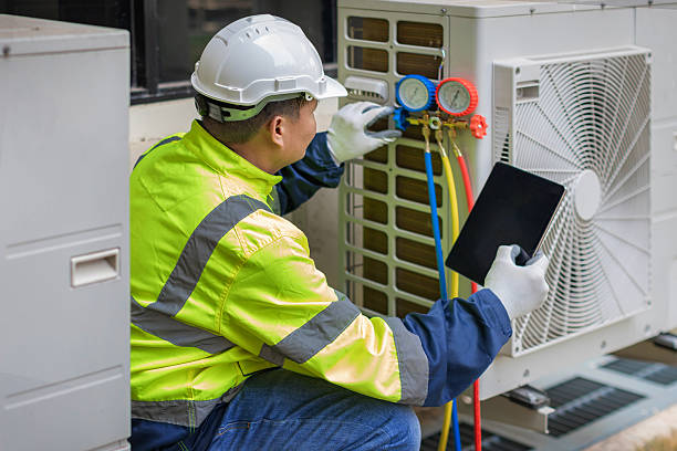 Professional Hvac technician working in Farmington, IL
